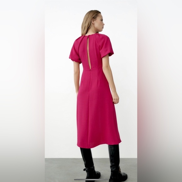 ZARA Balloon Sleeve Midi Dress in Fuchsia - Picture 3 of 7